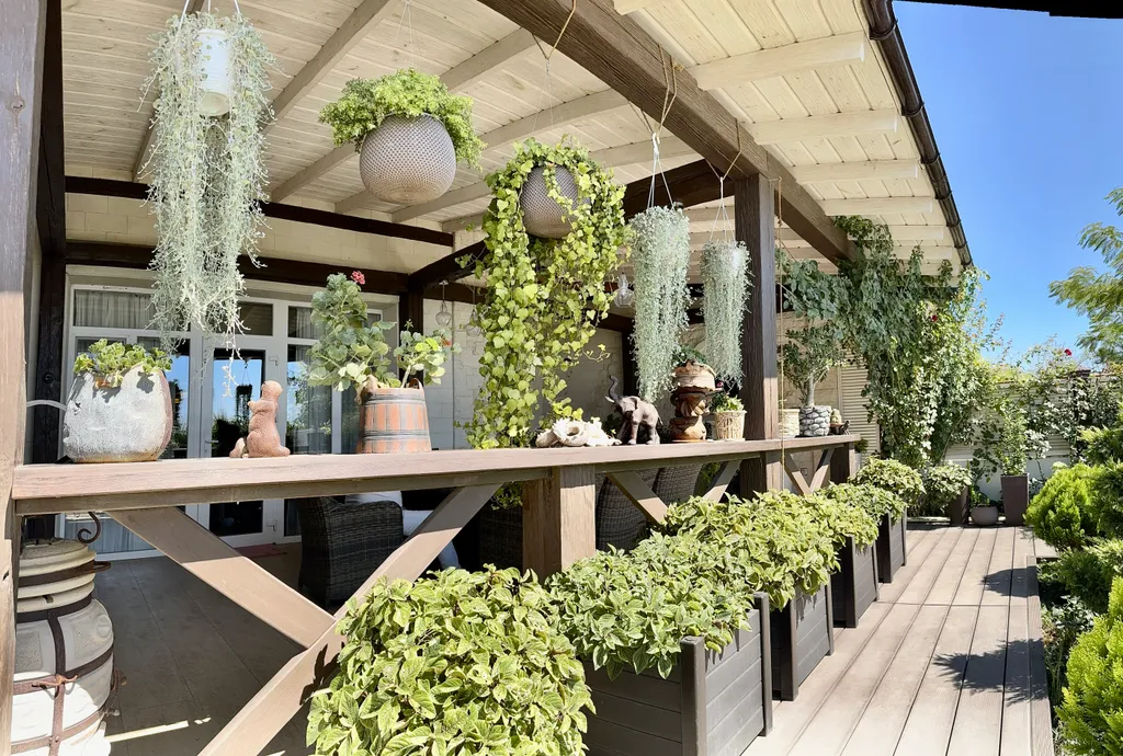 Дом с бассейном у моря