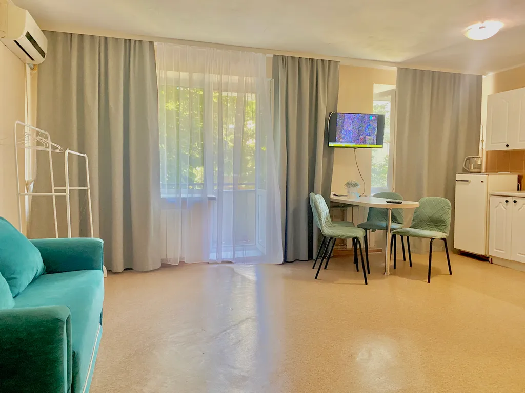 Студия на набережной с лифтом