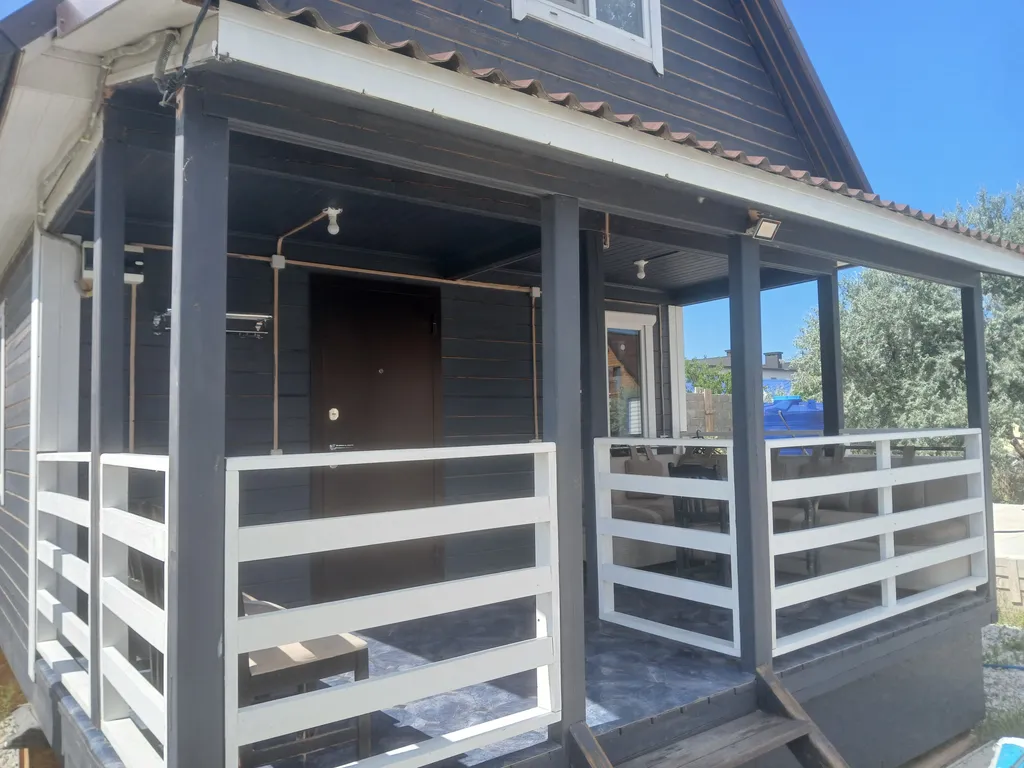 Домик на берегу моря