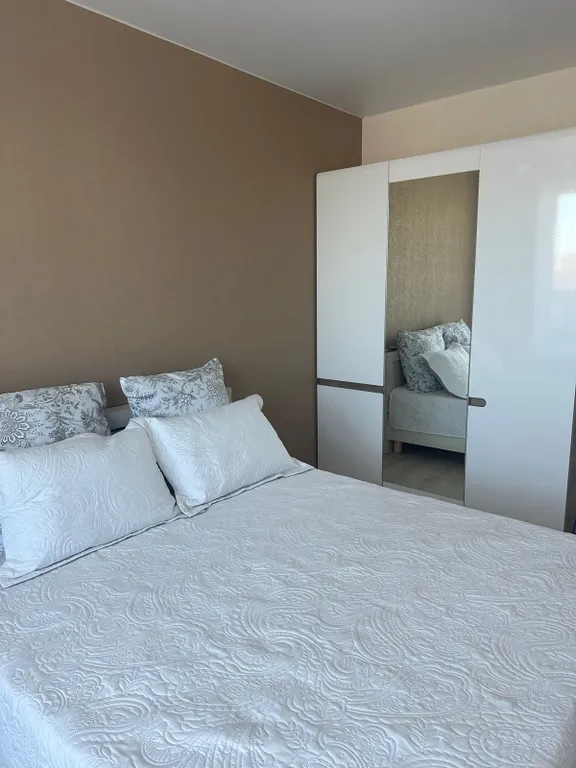 Комфортная квартира в новом доме с видом на закат