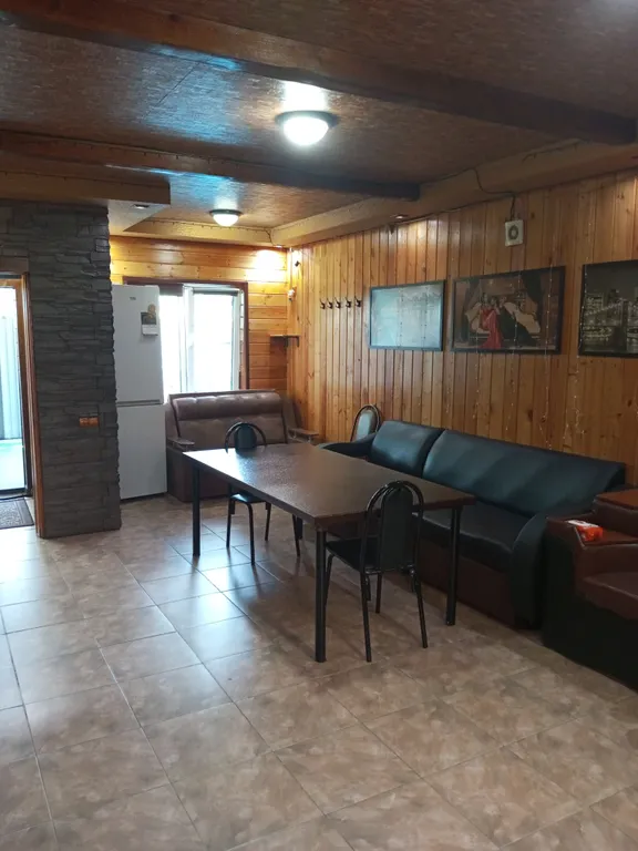 Дом с бассейном, и баней