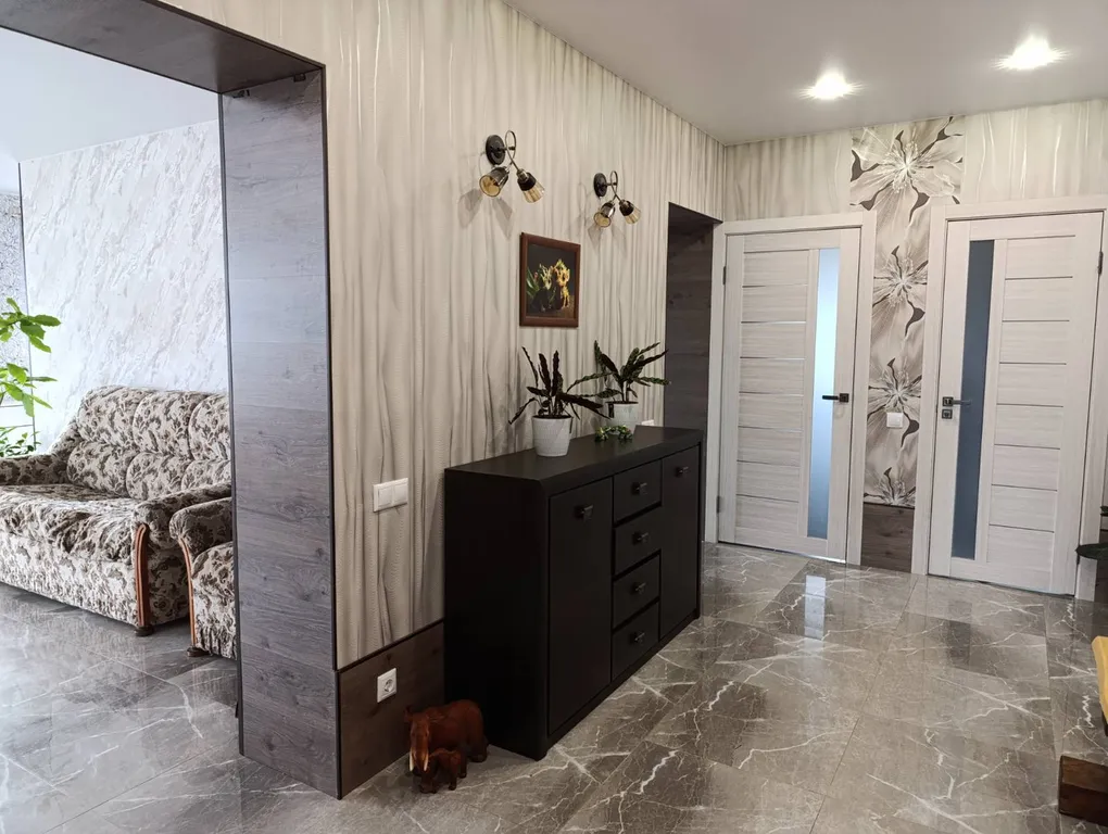 Уютный домик в деревне с беседкой и мангалом на улице