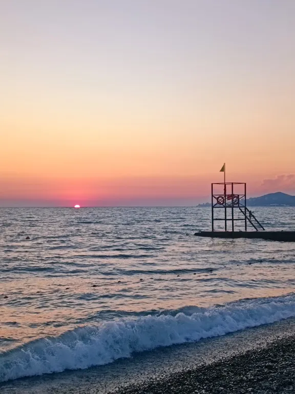 Квартира Двухкомнатная квартира недалеко от моря, рынка, океанариума и дельфинария — Адлер