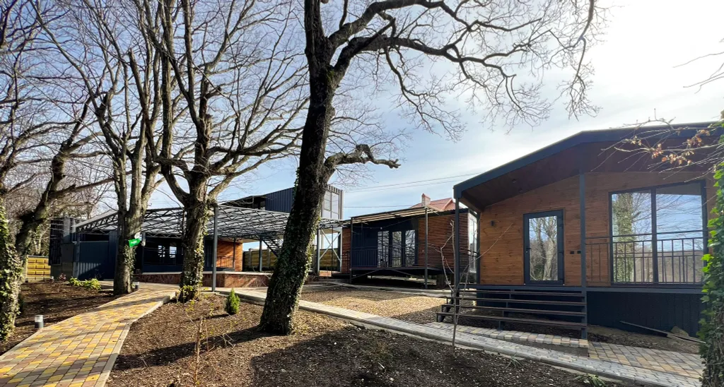 Домик с видом на лес