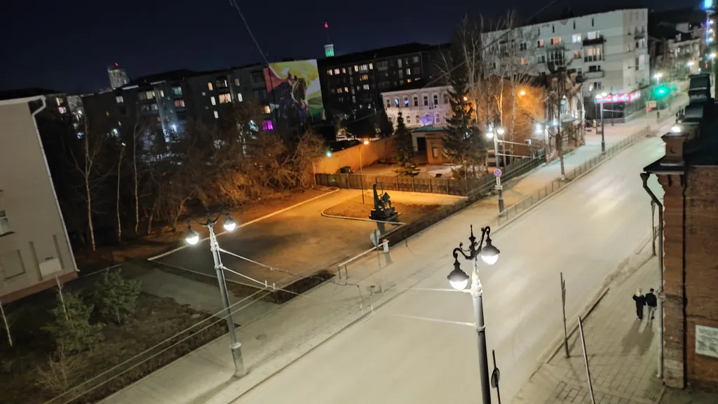 Двухкомнатная квартира в историческом центре города, голубой огонёк