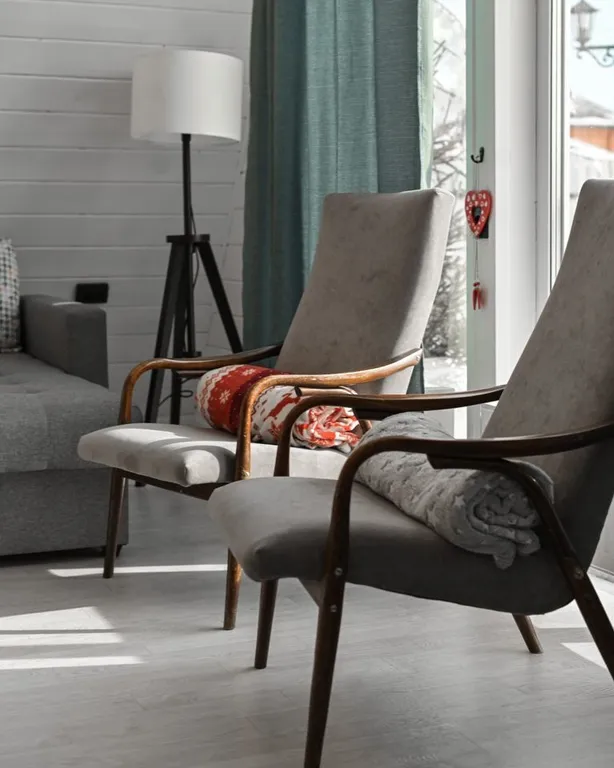 Уютный, современный домик в стиле а-фрейм