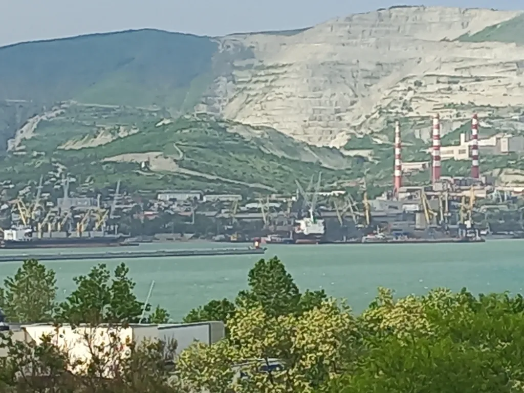 Уютная квартира в центре города с видом на море