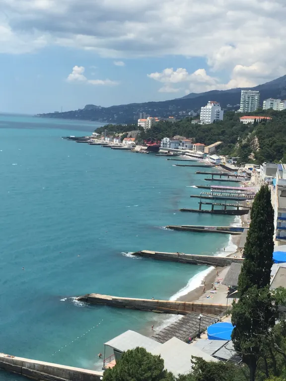 Студия с видом на море и горы