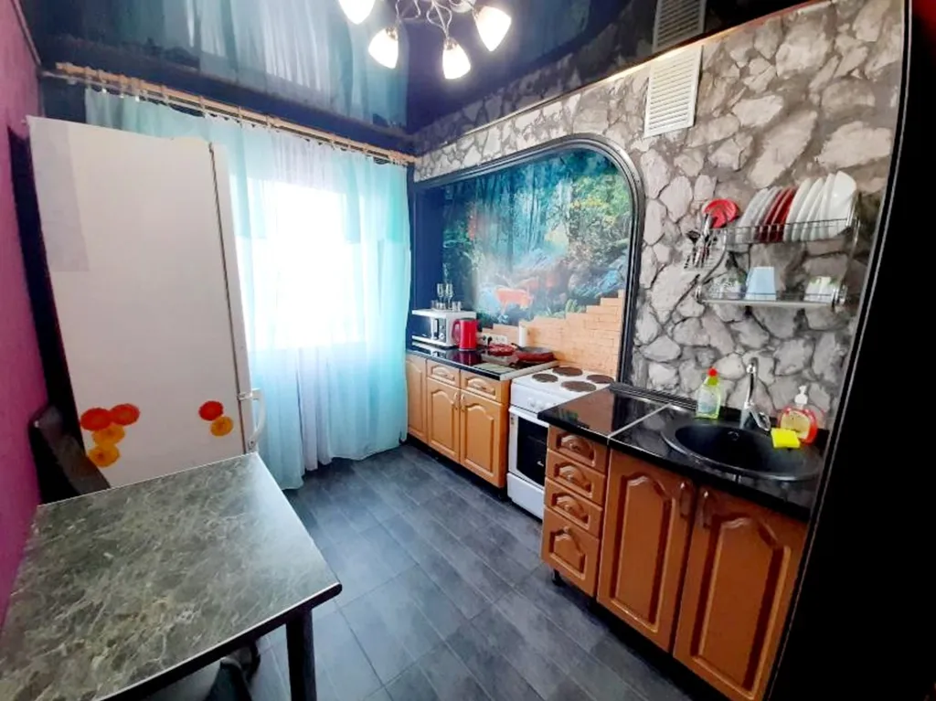 Однокомнатная квартира с балконом и видом на город и залив, 24 часа