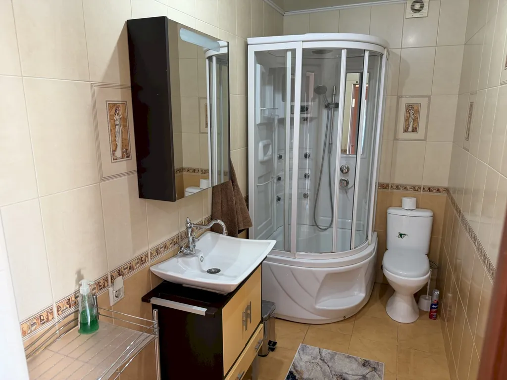 Дом с террасами и видом на море, рядом с центром