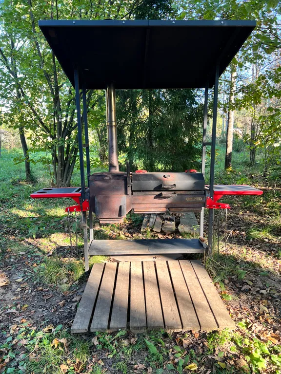 Уютный дом A-Frame в лесу