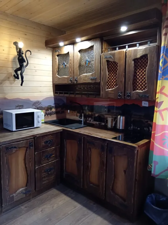 Африка - яркий коттедж для 2-3 семей