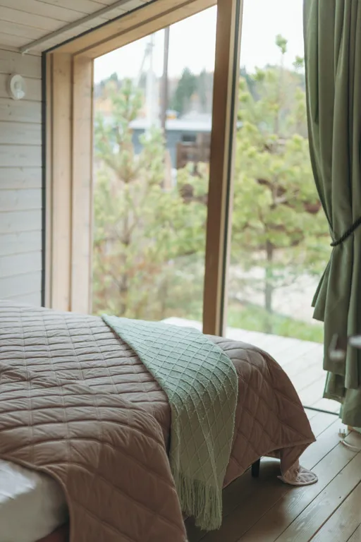 Дом с баней бочкой у воды и леса Green house