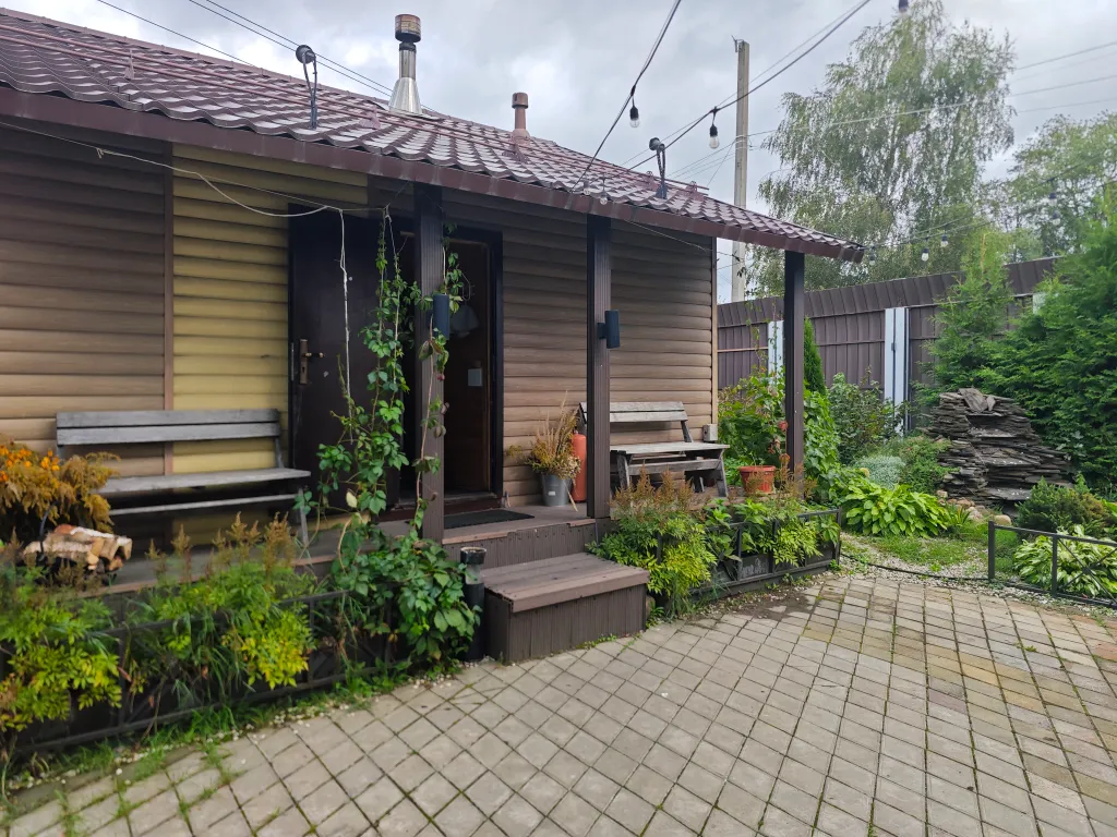 Коттедж с теплым бассейном