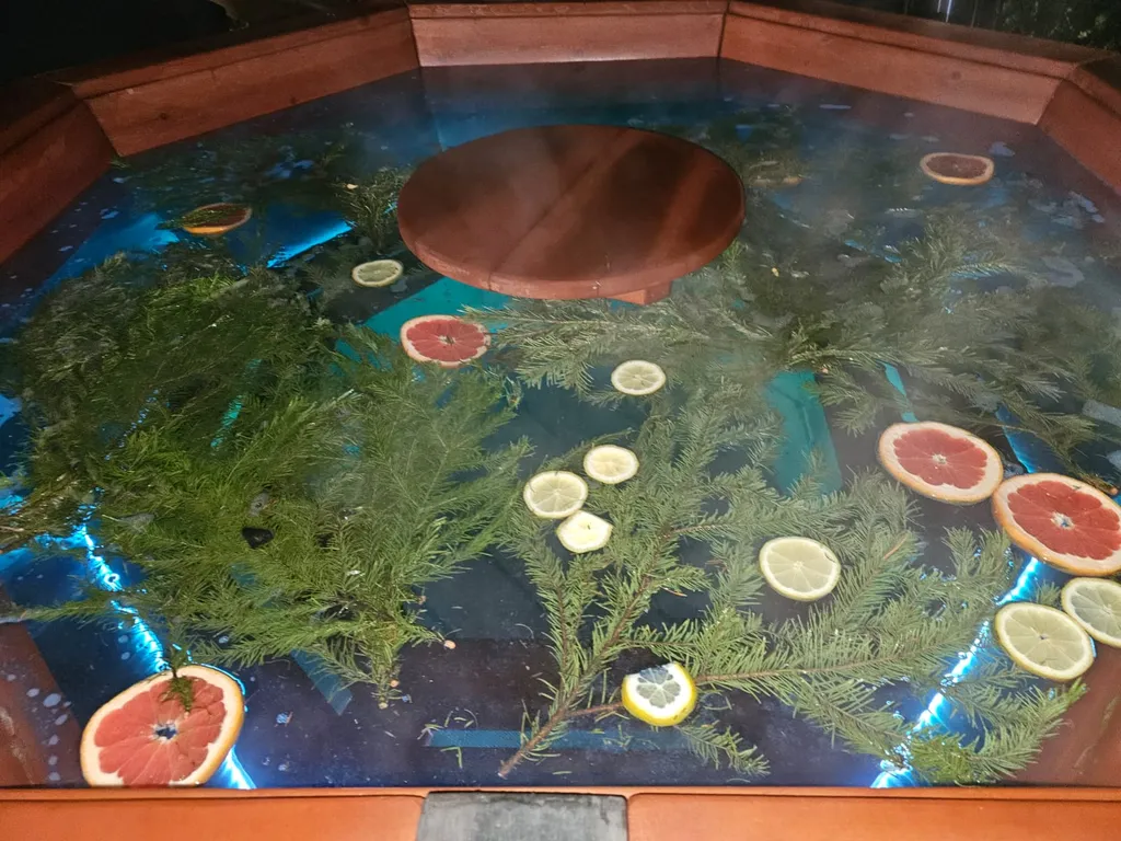 Дом а-фрейм с банным чаном, бассейном, беседкой, парковкой в Сочи