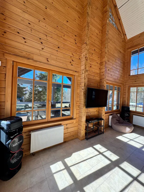 Дом на берегу водохранилища