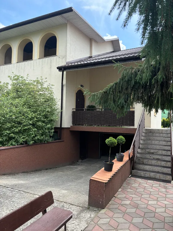 Коттедж 6-комнатный Дом — аренда посуточно в Брест