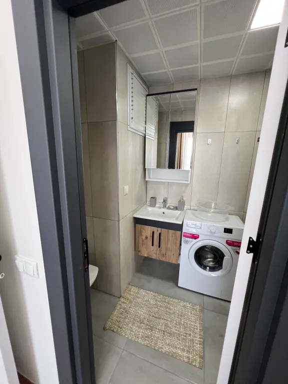 Стильная новая евротрёшка для отдыха на Средиземноморском побережье