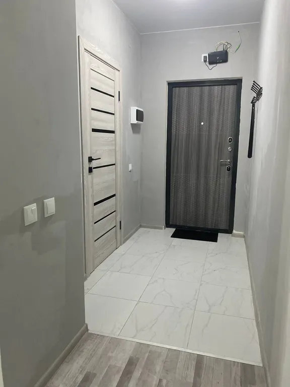 Стильная студия с панорамным балконом у балатовского парка