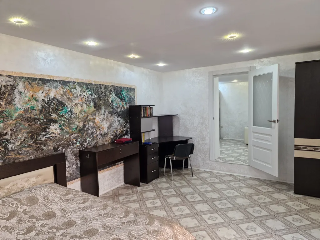 Отличная большая квартира в частном доме в самом центре Иркутска