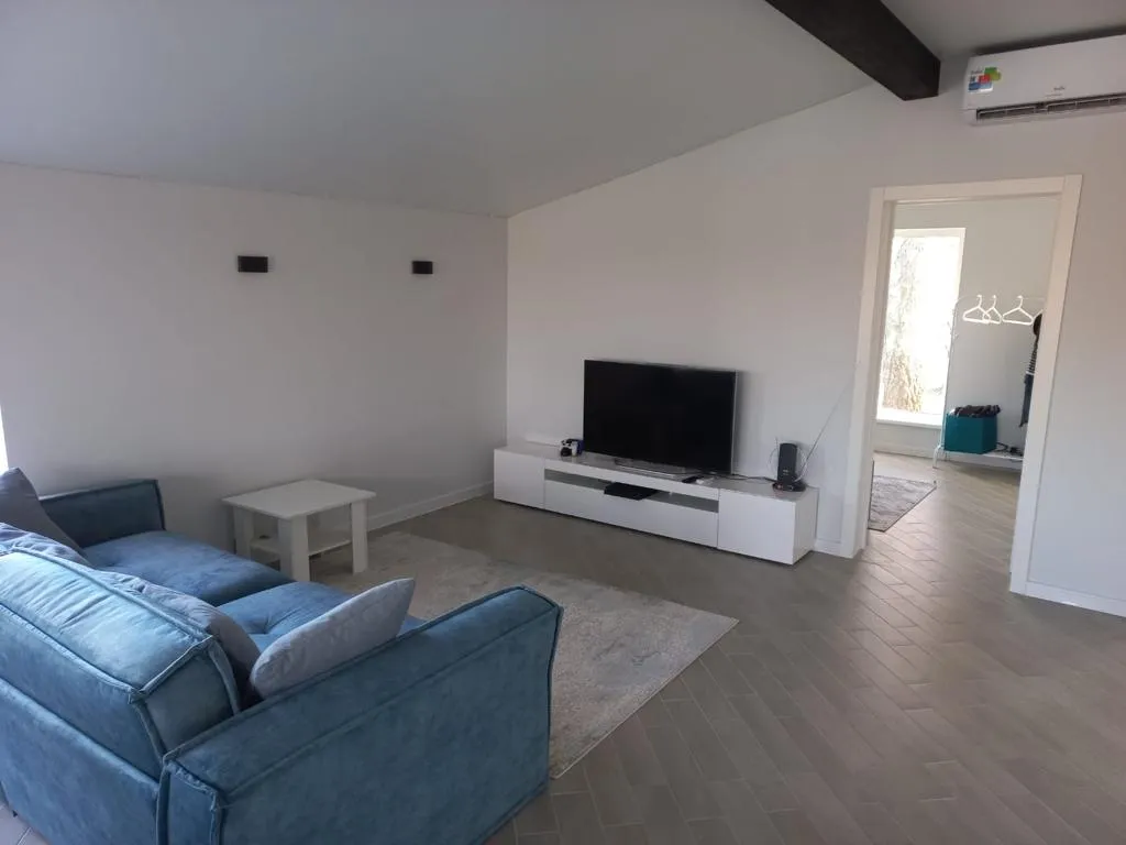 Дом на берегу водохранилища