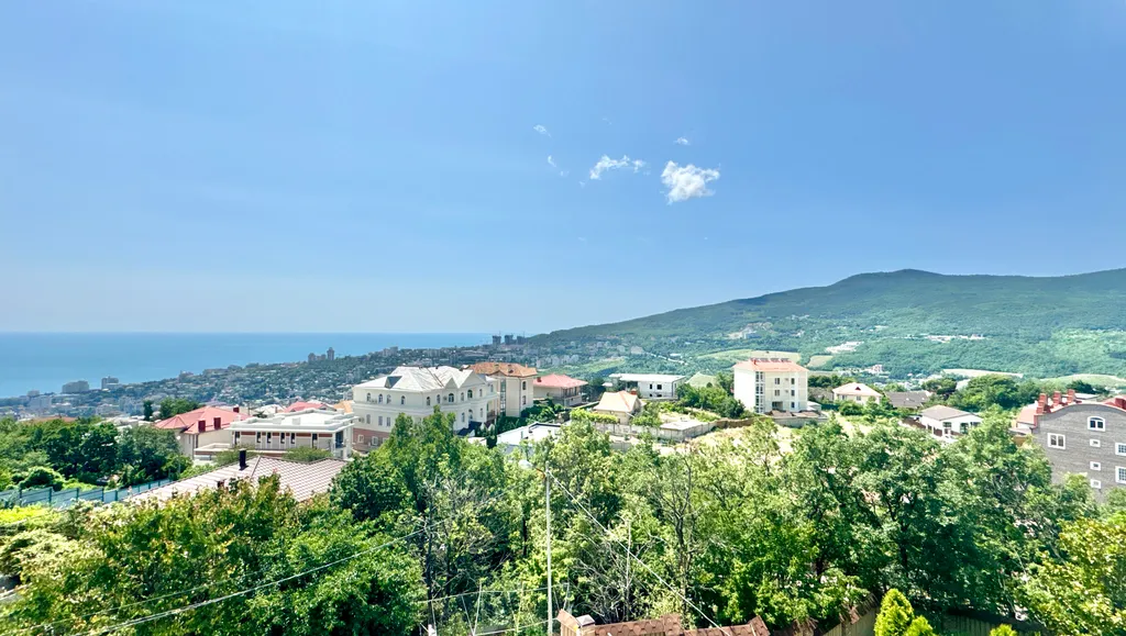 Дом с бассейном в Аутке