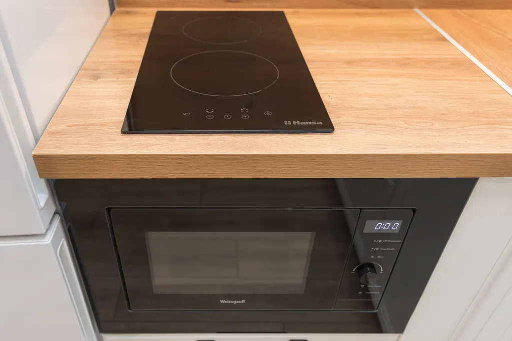 Уютная студия с дизайнерским ремонтом