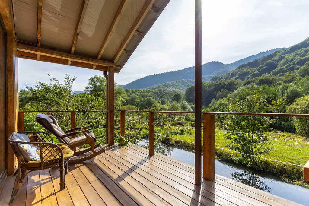 Коттедж Коттедж "Буковель" с терассой и видом на горы. — Архыз