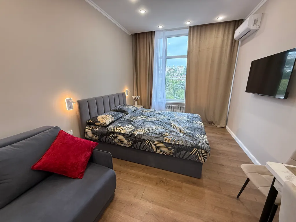 Апартамент в центре 15 мин до моря