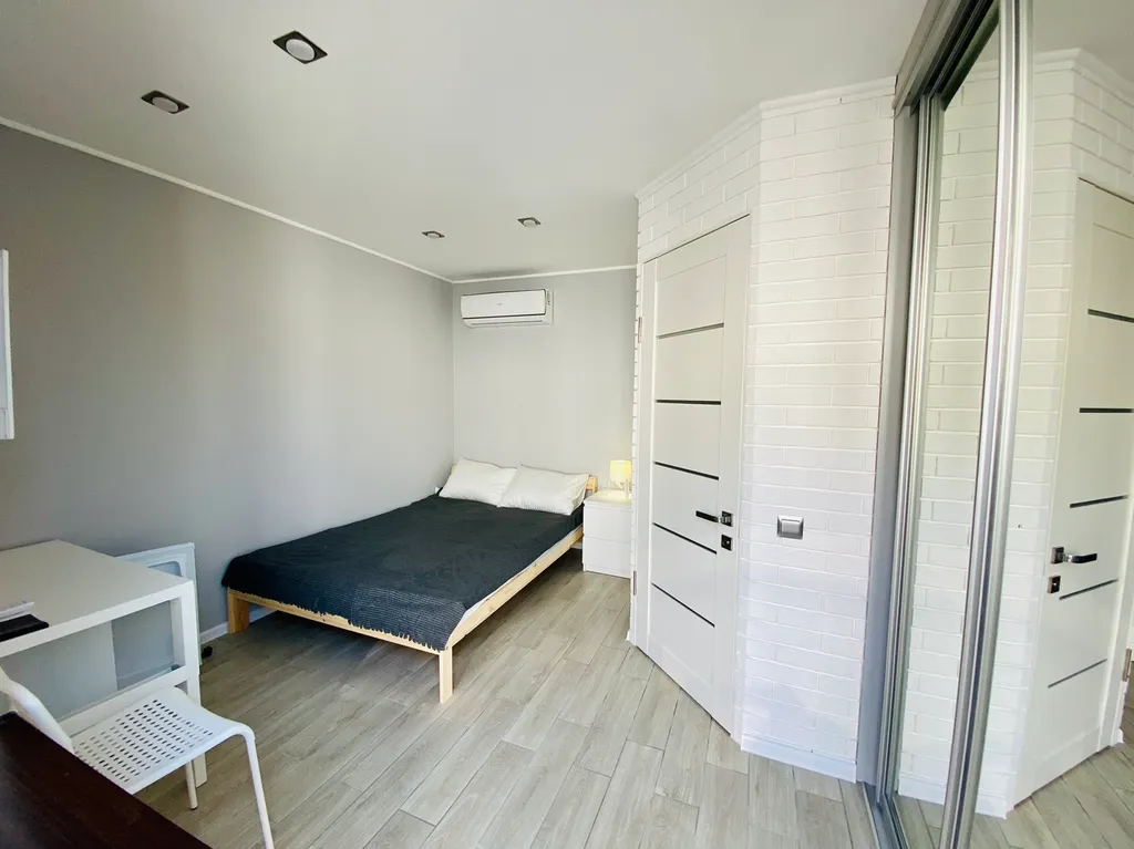 Уютный номер в 15 минутах ходьбы от моря и центра города