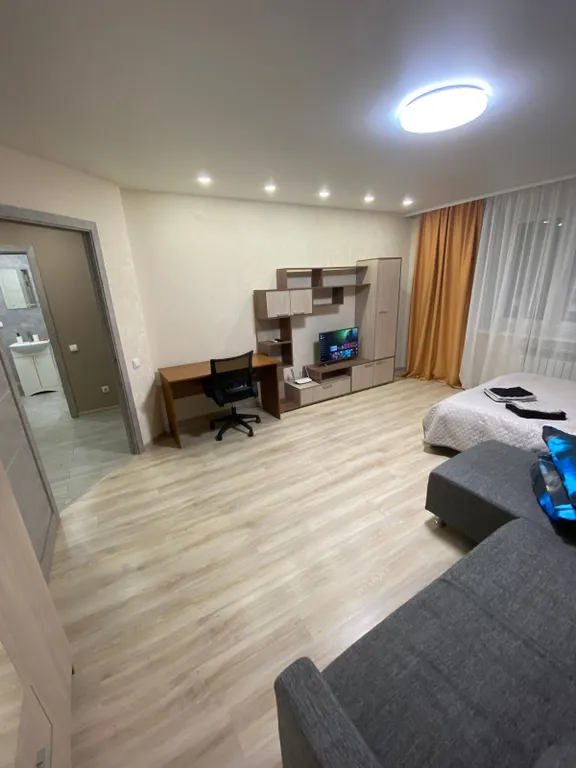 Квартира в новом районе, с новым ремонтом, большой парковкой