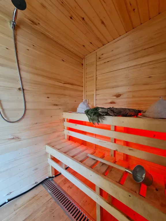 Дом на участке 3 сотки, огорожен, все удобства