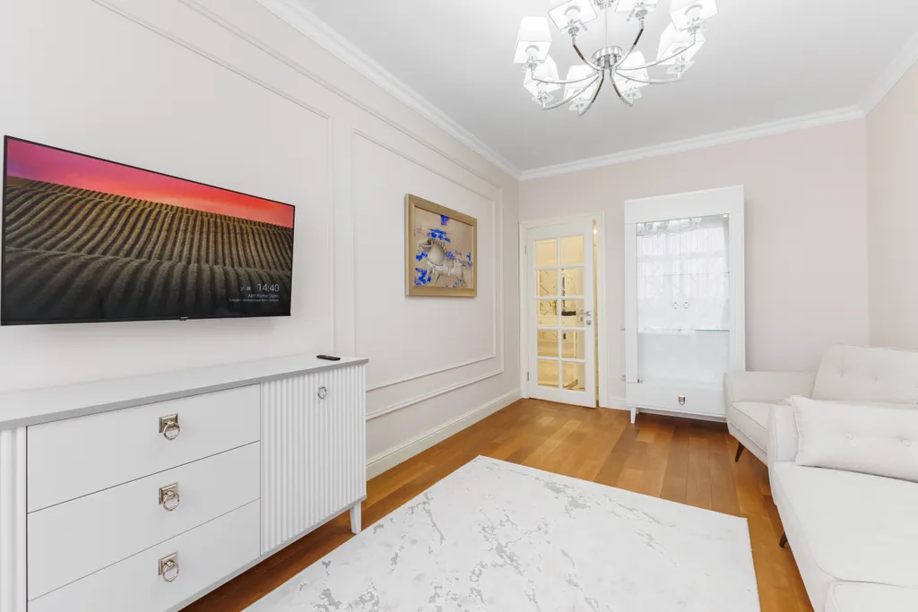 Апартаменты с панорамными окнами и видом на горы