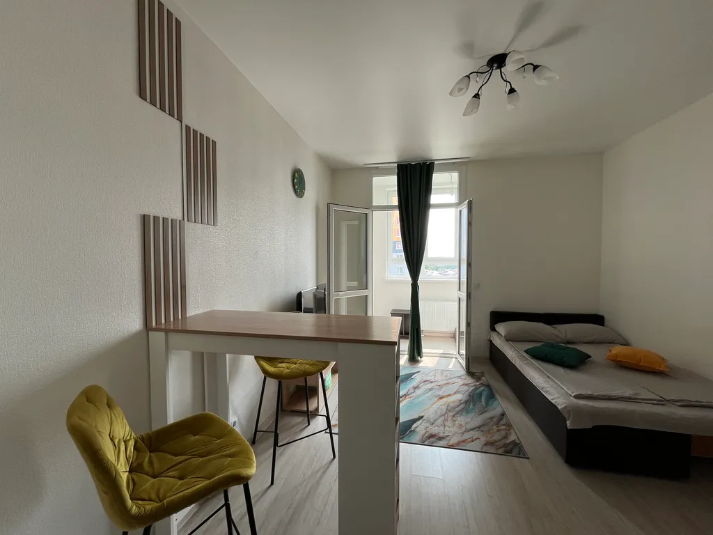 Уютная, новая квартира-студия в экологическом районе