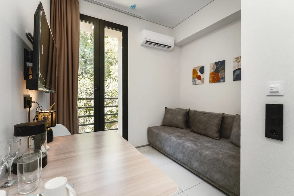 Квартира Номер в санатории Лес — аренда посуточно в Алушта