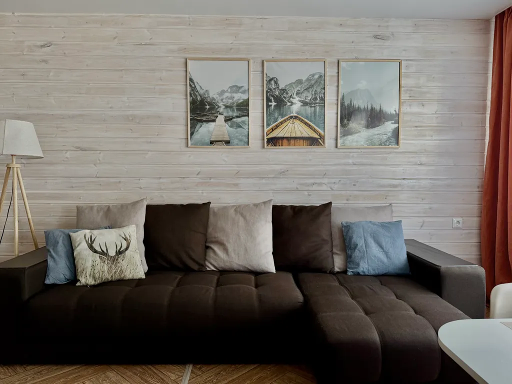 Уютная евротрешка с большой гостиной и двумя изолированными спальнями