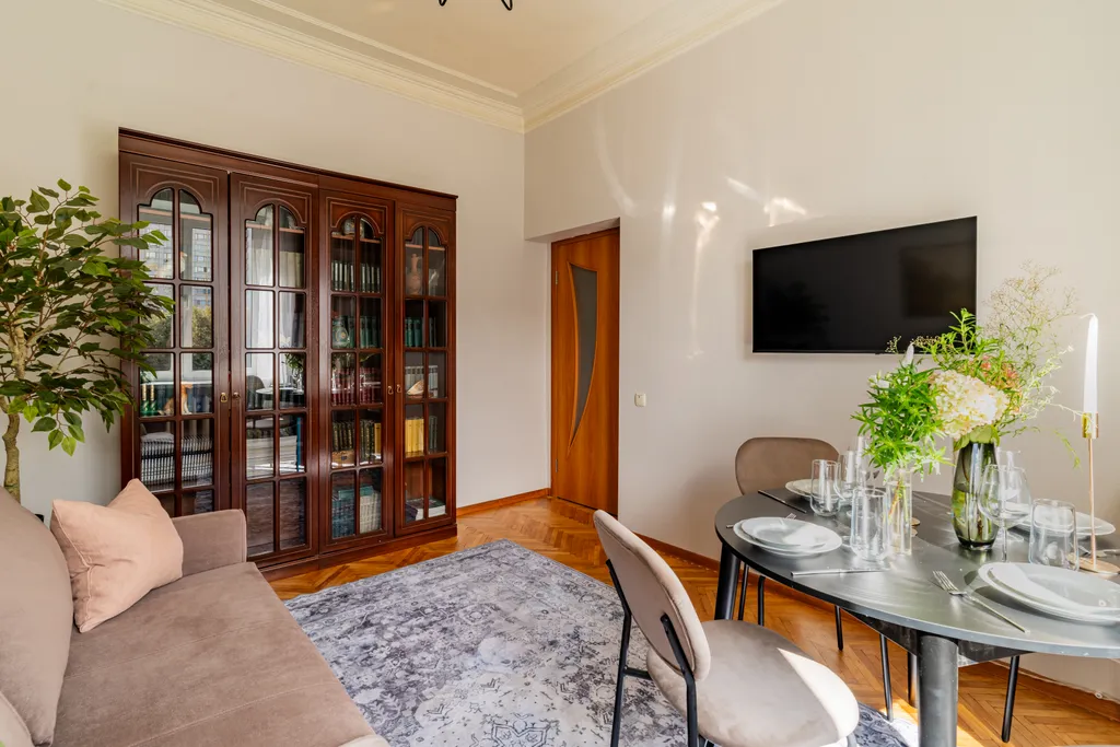 Квартира Эстетичные апартаменты с французским балконом у Садового — Москва