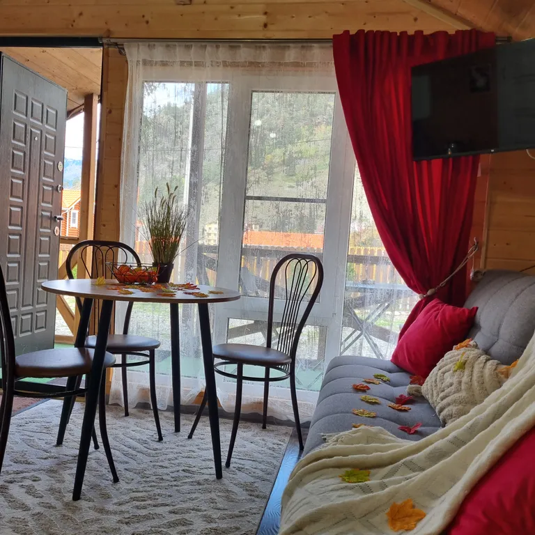 Уютный коттедж в хвойном лесу