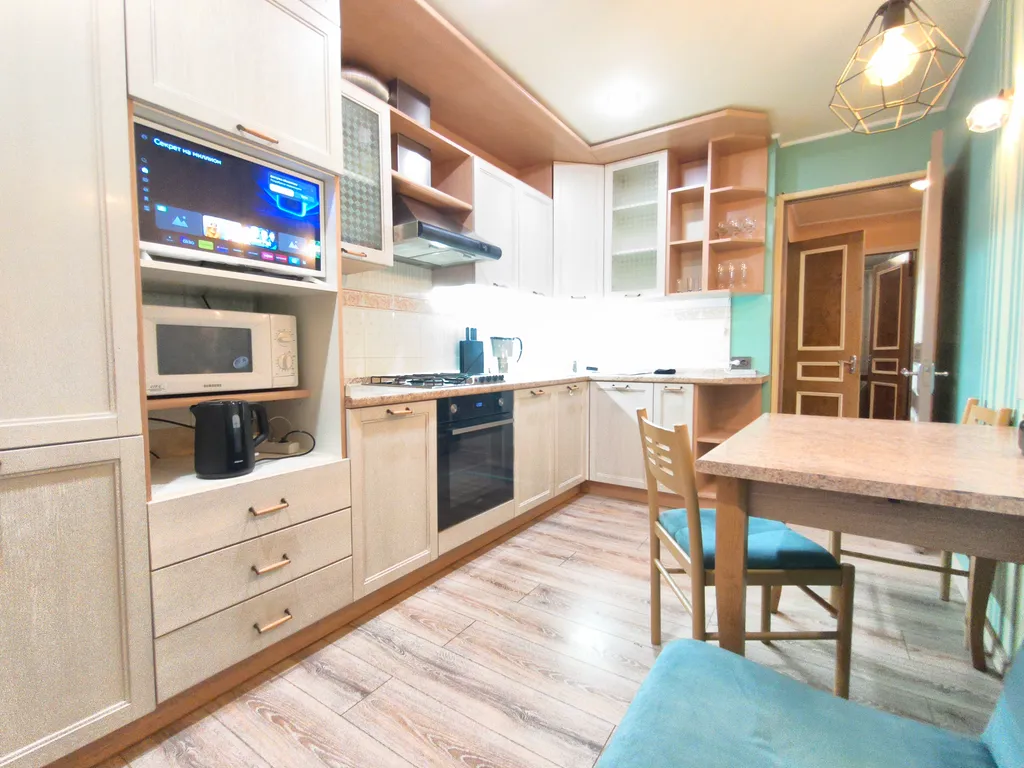 Комфортная трехкомнатная квартира в центре