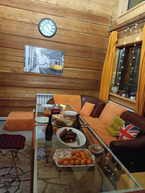 Атмосферный уютный экокоттедж из кедра с прудом