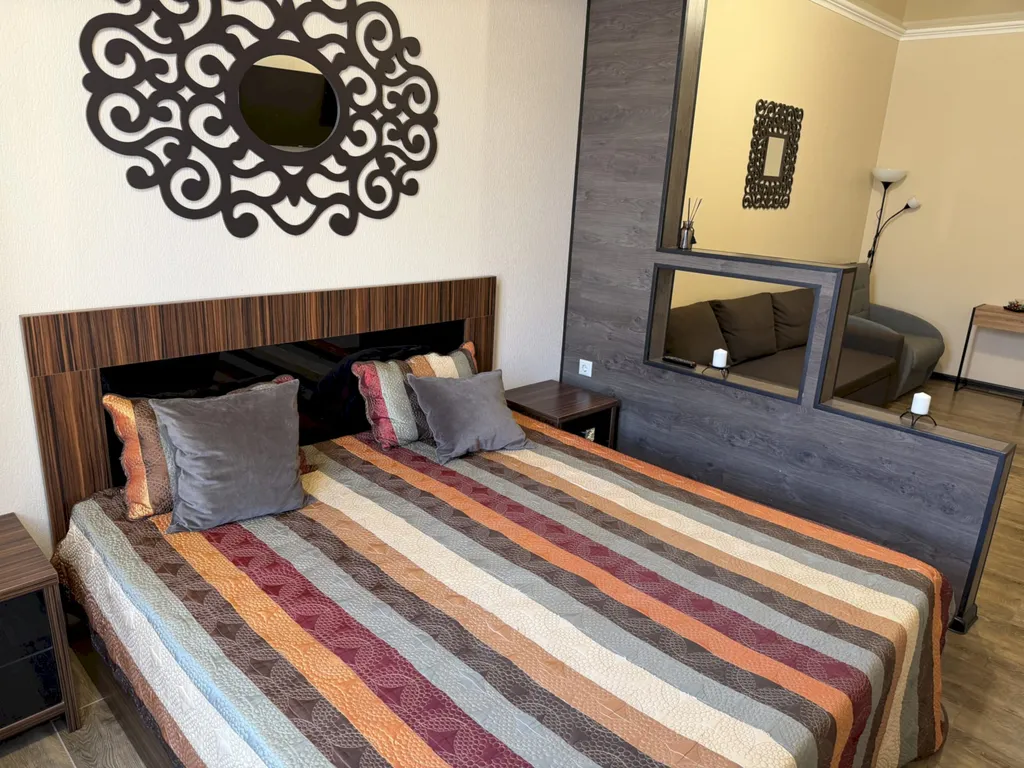 Квартира Квартира с балконом и видом на горы в центре - 11 мин до моря — Геленджик