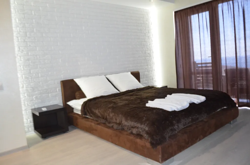 Апартаменты с бассейном на крыше дома