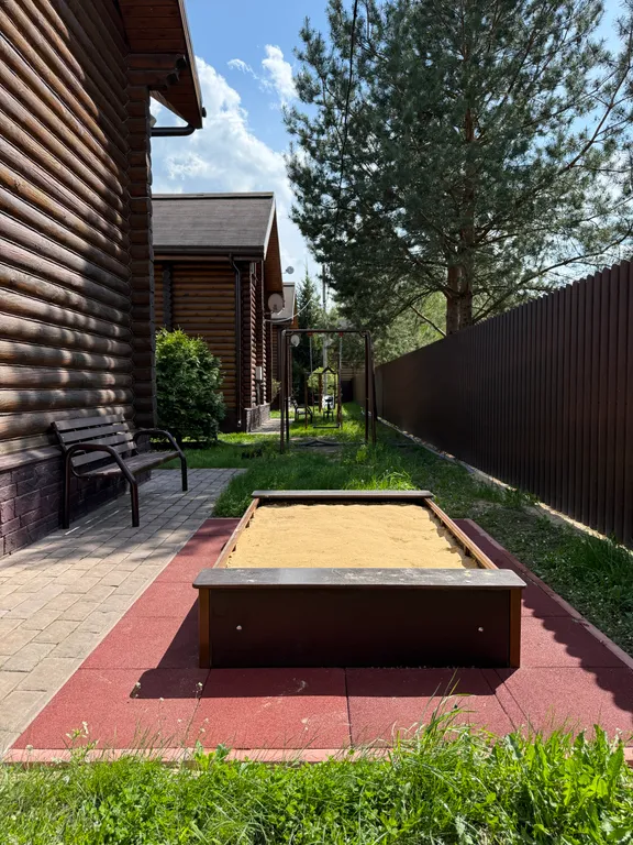 Дом на озере