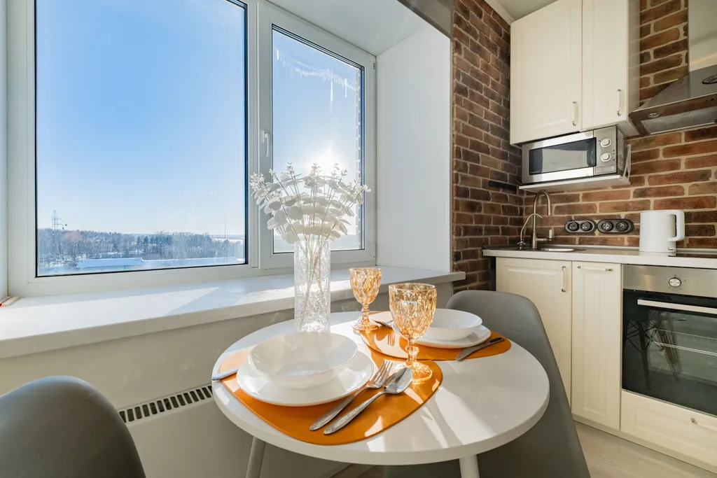 Светлая студия в центре