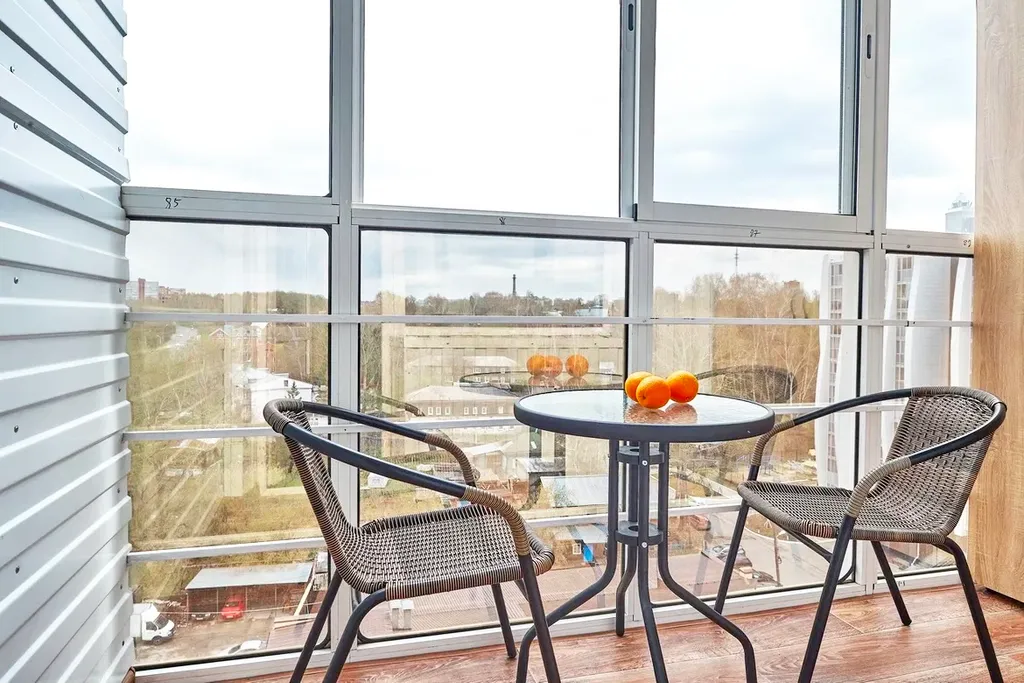 Стильная студия с красивым видом на город