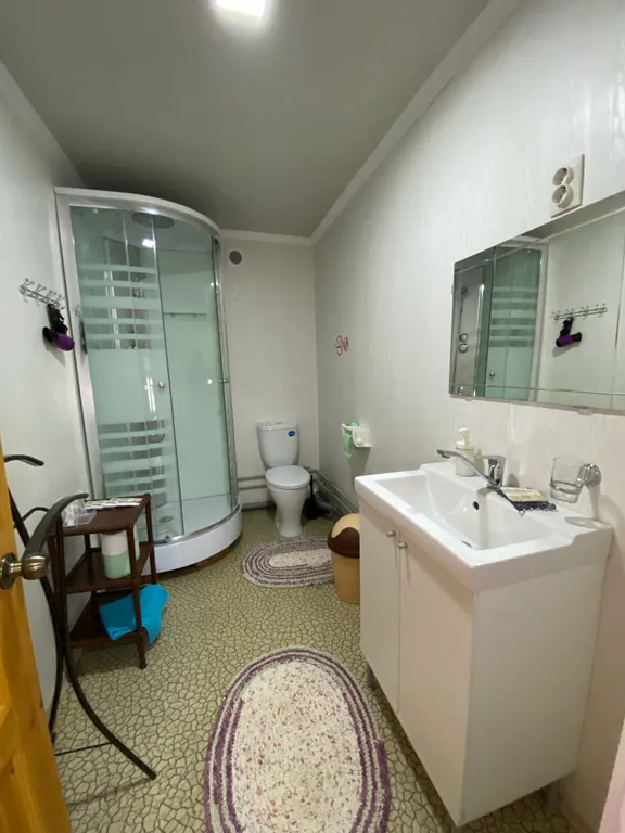 Четырехместный двухкомнатный номер с балконом с видом на горы