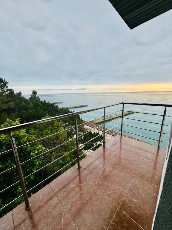 Солнечная квартира с видом на море