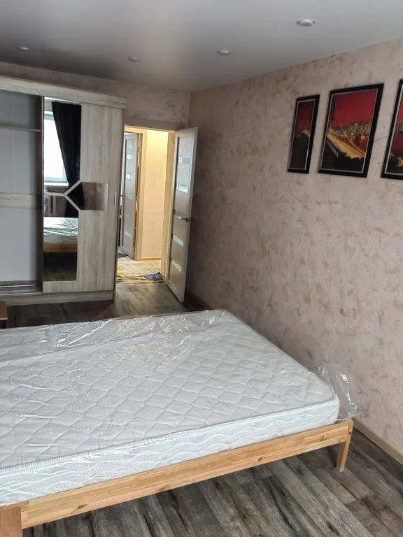 Уютная квартира, рядом склон, бассейн, магазины, парк.