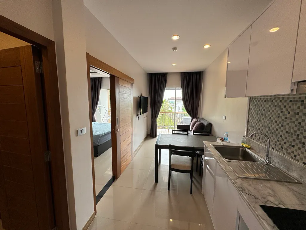 1-комнатная видовая квартира с бассейном на крыше Palmetto Карон