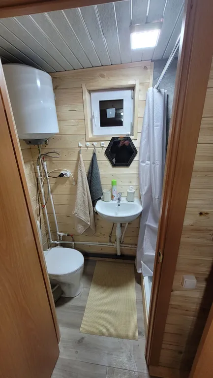 Коттедж Уютный домик с видом на озеро — Петровский